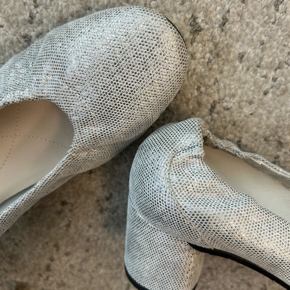 Amalfi By Rangoni 8.5 NEW  Gray Heels with Chunky Heel- pillow soft elastic heel - Picture 3 of 16